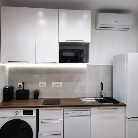 Διαμέρισμα Bacvice & *