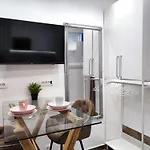 Apartment Dvori Room & Studio Split