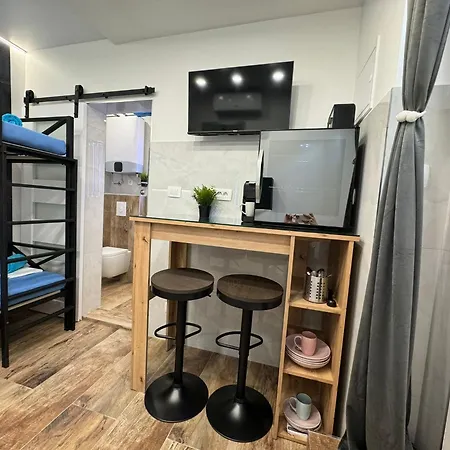 Dvori Room & Studio *